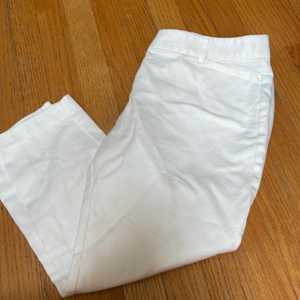 White straight leg pants with pockets